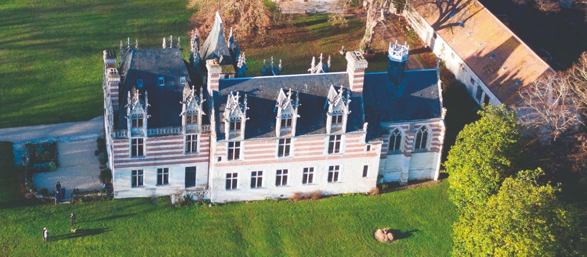 Les caractéristiques architecturales du château d'Etelan : entre ...